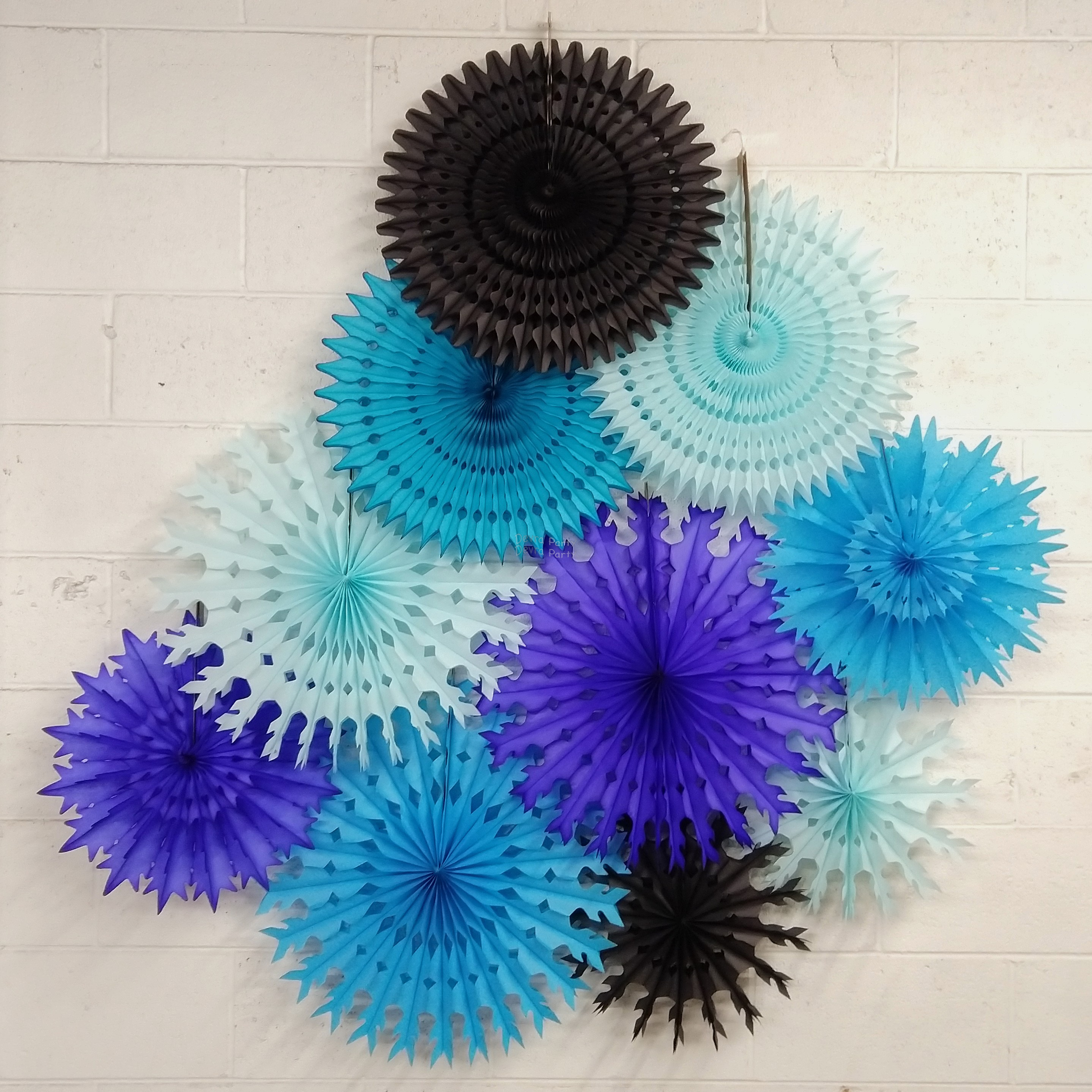 (image for) 10-piece Tissue Paper Snowflake Set, Blue Mix (single kit)